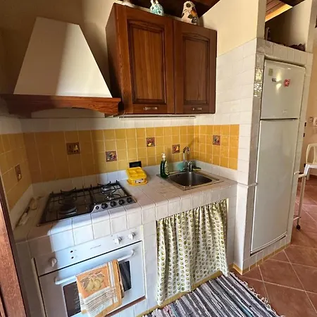 Casa A Con Giardino Holiday home *
